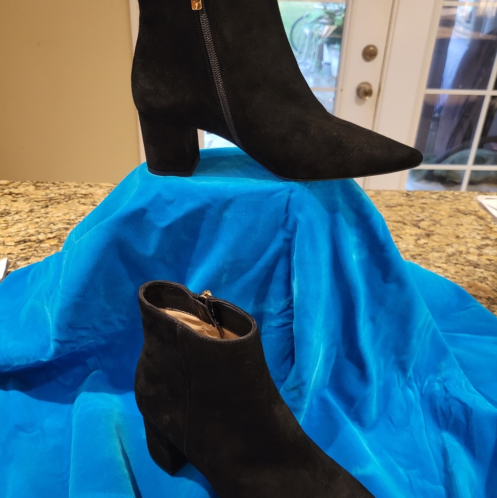 L'AGENCE JEANNE SUEDE ANKLE BOOTS